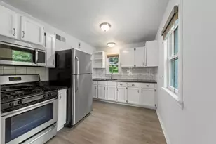1335 College Ave, Wheaton, IL 60187 - Photo 8