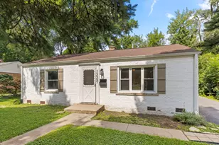 1335 College Ave, Wheaton, IL 60187 - Photo 2