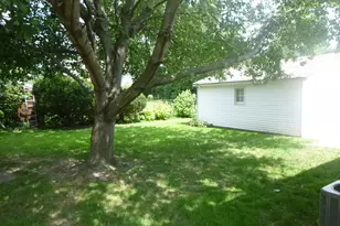 116 Del Rio Rd, Carpentersville, IL 60110 - Photo 6