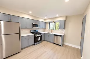 381 Oak Trails Rd, Des Plaines, IL 60016 - Photo 14