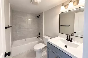 381 Oak Trails Rd, Des Plaines, IL 60016 - Photo 6