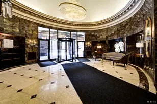 10 E Ontario St, Chicago, IL 60611 - Photo 2