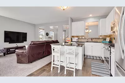 2521 N Looking Glass Court #2521, Aurora, IL 60502 - Photo 6