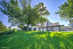 1689 W Turtle Creek Ln, Round Lake, IL 60073 - Photo 48