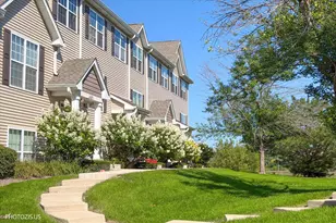 1689 W Turtle Creek Ln, Round Lake, IL 60073 - Photo 2
