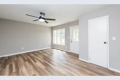 1915 Joppa Avenue, Zion, IL 60099 - Photo 6