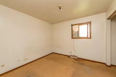 2715 Hyde Park Avenue, Waukegan, IL 60085 - Photo 8