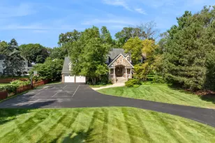 2112 2nd St, Northbrook, IL 60062 - Photo 2