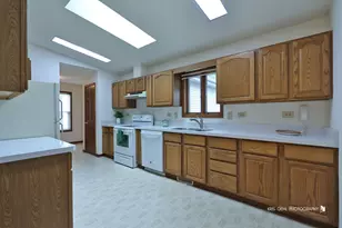 9 Hialeah Ct, Grayslake, IL 60030 - Photo 8