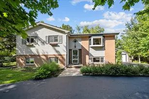 711 Quassey Ave, Lake Bluff, IL 60044 - Photo 1