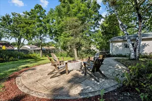 711 Quassey Ave, Lake Bluff, IL 60044 - Photo 4