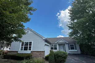 444 Badger Ln, Oswego, IL 60543 - Photo 2