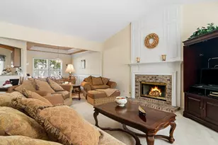 2362 Nantucket Ln, Elgin, IL 60123 - Photo 2