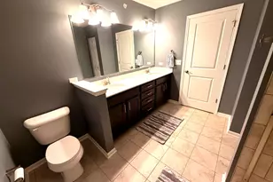 2527 Huntleigh Ln, Woodridge, IL 60517 - Photo 16