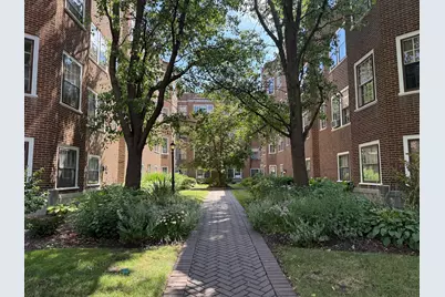 220 S Maple Avenue #42, Oak Park, IL 60302 - Photo 2