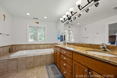 215 E Highland Avenue, Villa Park, IL 60181 - Photo 24