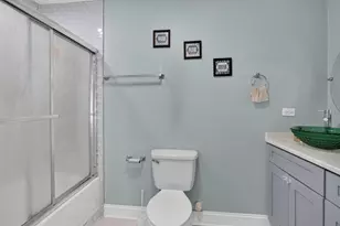 7820 S Rhodes Ave, Chicago, IL 60619 - Photo 20