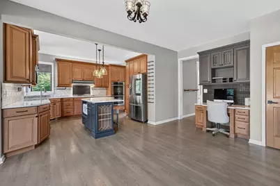 305 Windsor Circle, Saint Charles, IL 60175 - Photo 14