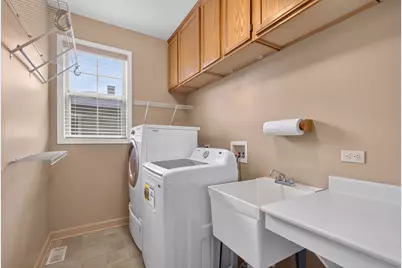 401 Lilac Lane, Elk Grove Village, IL 60007 - Photo 12