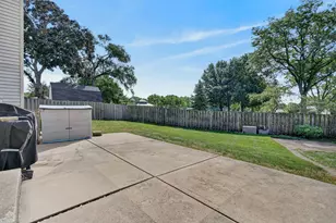401 Lilac Ln, Elk Grove Village, IL 60007 - Photo 26