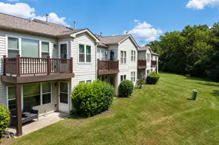 1101 Yorkshire Ct, Elgin, IL 60120 - Photo 16