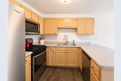 1101 Yorkshire Court #B, Elgin, IL 60120 - Photo 8