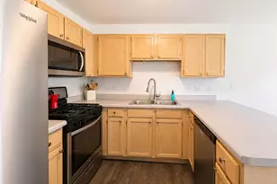 1101 Yorkshire Ct, Elgin, IL 60120 - Photo 8