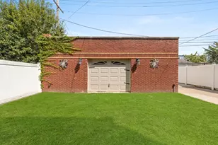 6605 S Whipple St, Chicago, IL 60629 - Photo 30