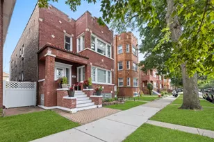 6605 S Whipple St, Chicago, IL 60629 - Photo 2