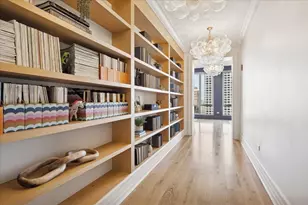 9 W Walton St, Chicago, IL 60610 - Photo 26
