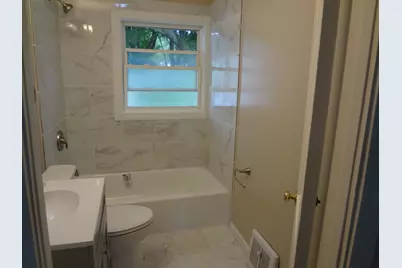 379 E Lincoln Street, Sycamore, IL 60178 - Photo 12