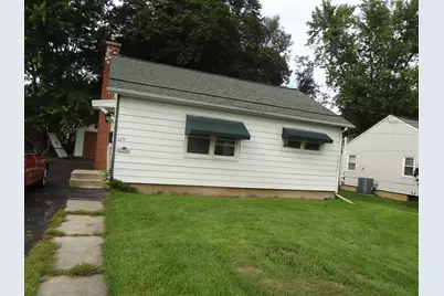 379 E Lincoln Street, Sycamore, IL 60178 - Photo 1
