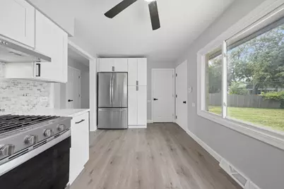 3036 Wilshire Avenue, Markham, IL 60428 - Photo 14