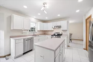 1888 ShoreLine Ct, Romeoville, IL 60446 - Photo 6