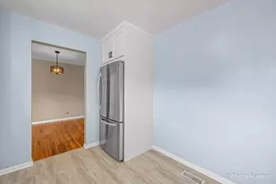 365 Kingman Ln, Hoffman Estates, IL 60169 - Photo 10