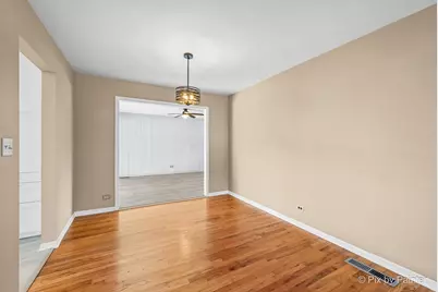 365 Kingman Lane, Hoffman Estates, IL 60169 - Photo 6