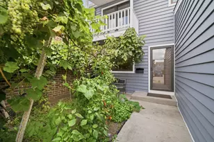 411 Hickory Dr, Wheeling, IL 60090 - Photo 2