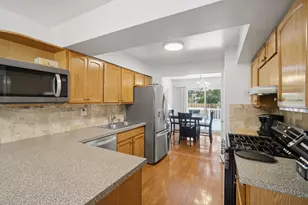 411 Hickory Dr, Wheeling, IL 60090 - Photo 6