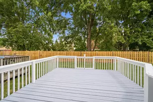 411 Hickory Dr, Wheeling, IL 60090 - Photo 22