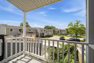 411 Hickory Dr, Wheeling, IL 60090 - Photo 14