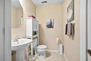 657 S Curran Rd, Round Lake, IL 60073 - Photo 8