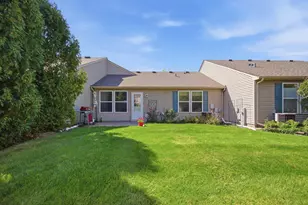 657 S Curran Rd, Round Lake, IL 60073 - Photo 10