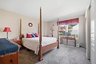 657 S Curran Road, Round Lake, IL 60073 - Photo 6