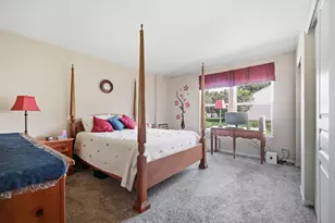 657 S Curran Rd, Round Lake, IL 60073 - Photo 6