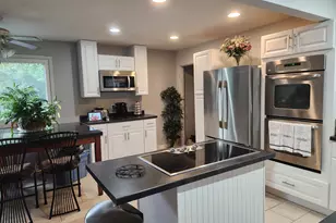 2412 Durness Ct, Crest Hill, IL 60403 - Photo 2