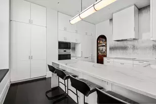 132 E Delaware Pl, Chicago, IL 60611 - Photo 12