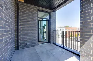 2072 N Western Ave, Chicago, IL 60647 - Photo 22