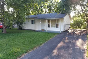 211 Malibu Dr, Bolingbrook, IL 60440 - Photo 1