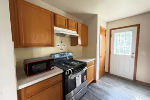 1709 Clay St, Woodstock, IL 60098 - Photo 4