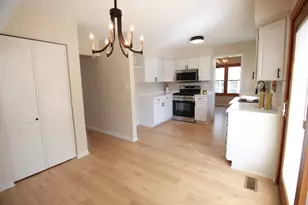 8247 W Wintergreen Dr, Frankfort, IL 60423 - Photo 2